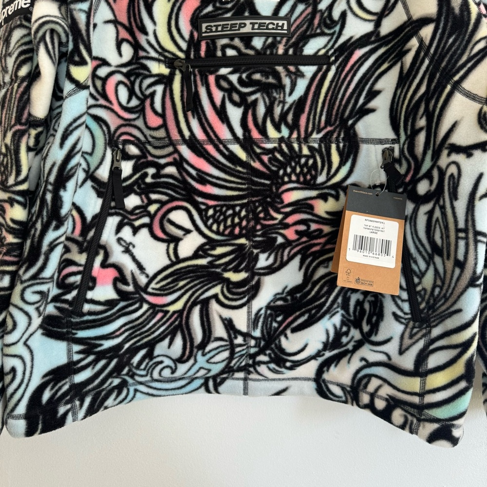 Supreme x The North Face Steep Tech Fleece Pullover
Multicolor Dragon - Picture 6 of 11